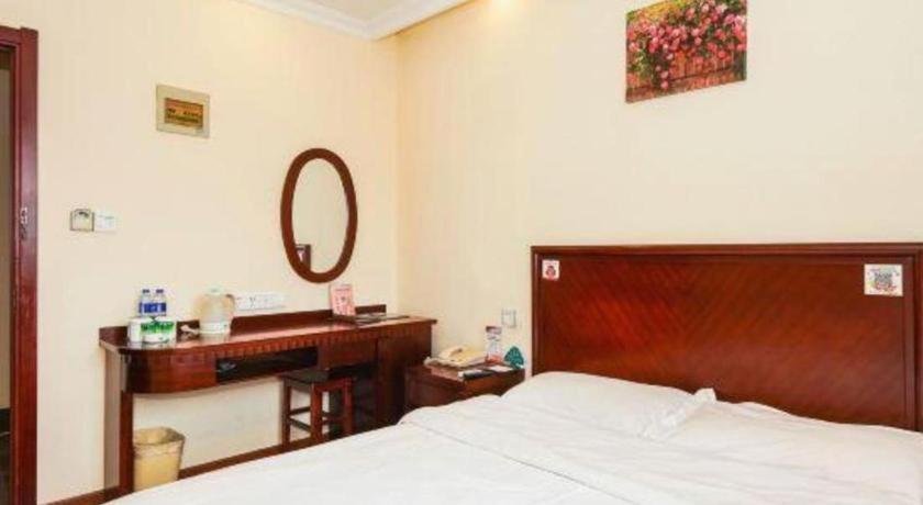 Greentree Inn Suzhou Wujiang Zhenze Town Zhennan Road Express Hotel Bagian luar foto